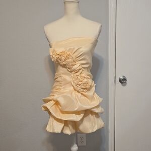 Daisy Elegant Strapless Cream Dress with Floral Accents